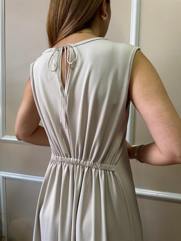 Taş Beli Büzgülü Elbise