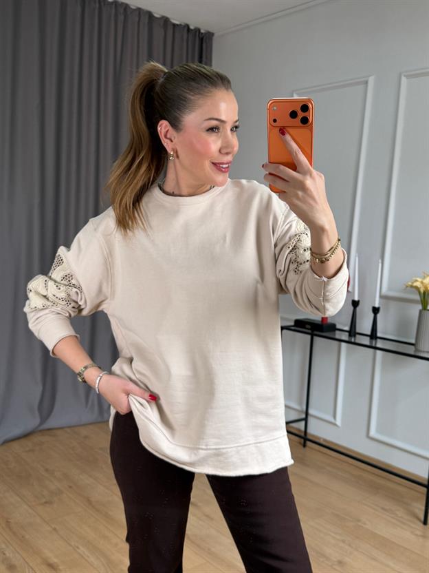 Taş Kol Detay Sweatshirt