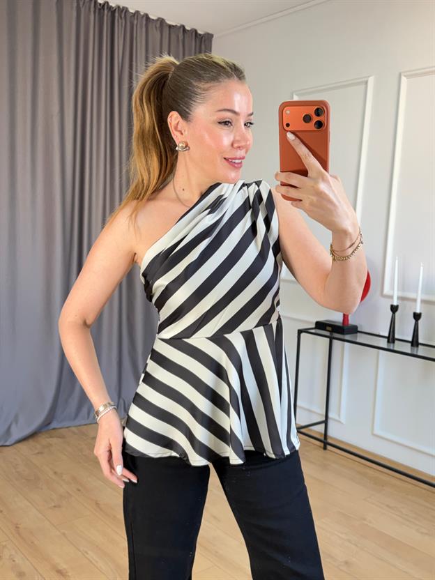 Tek Kol Saten Çizgili Bluz