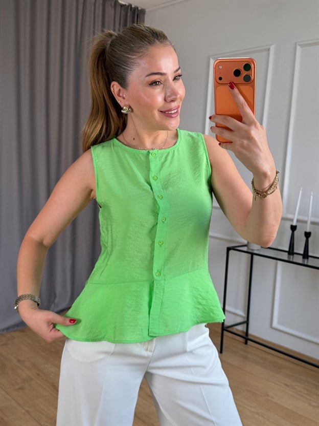 Yeşil Etek Ucu Volanlı Kolsuz Bluz