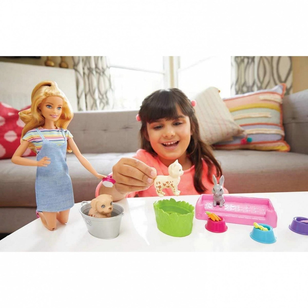 Barbie ve Hayvanları Banyo Eğlencesinde Oyun Seti