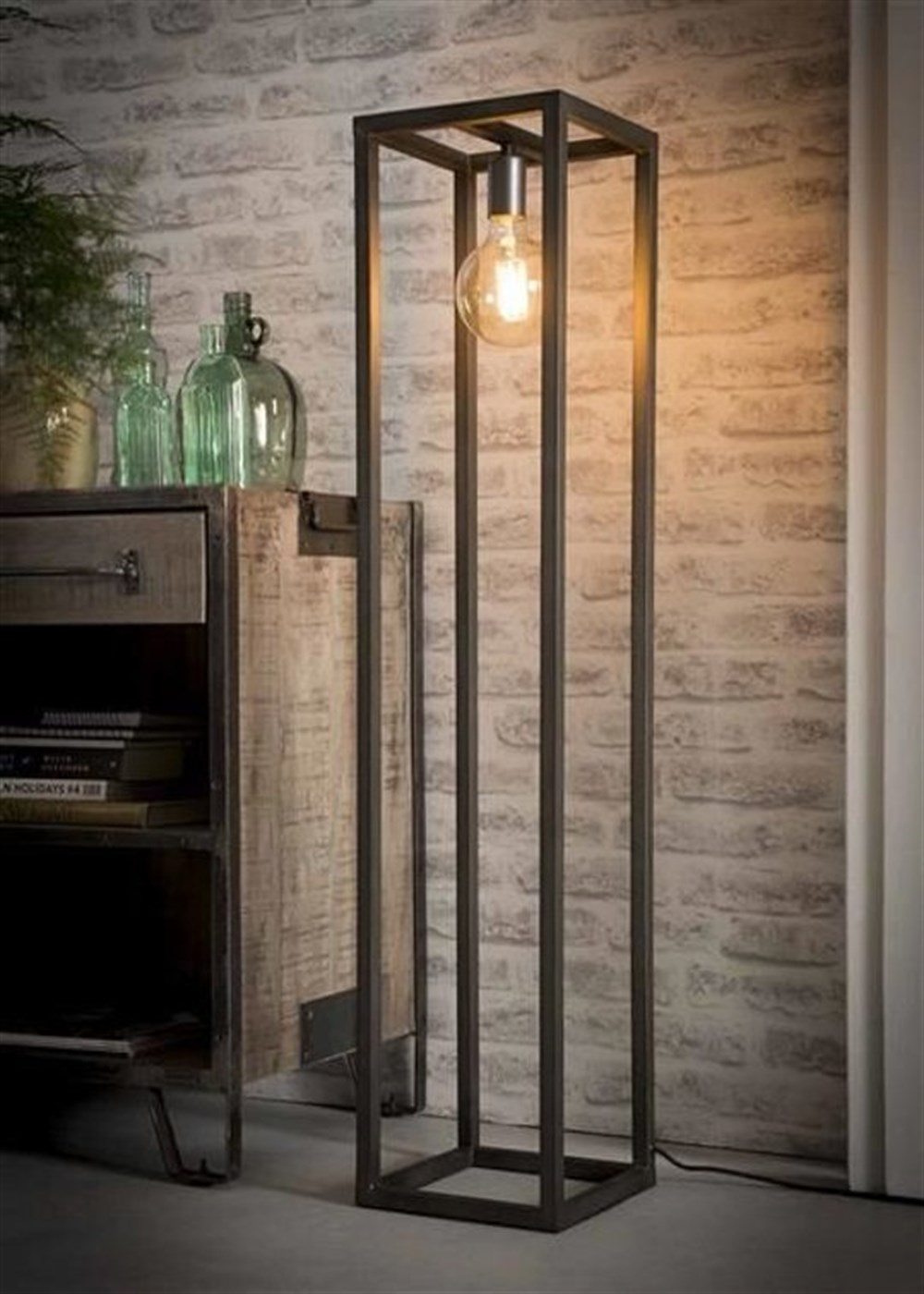 Ahşap Dik 4 Ayak Dekoratif Lambader 120 Cm Siyah