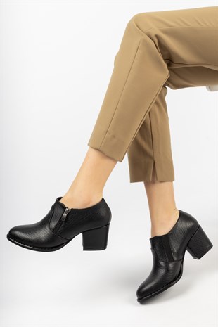 Siyah Cilt Kadın Yandan Fermuarlı Topuklu Ayakkabı