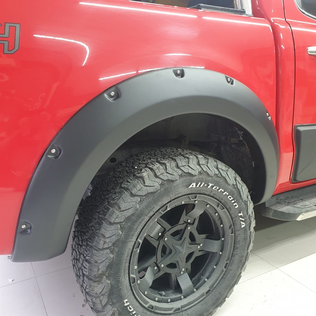 Ford Ranger Dodik Çamurluk Kaplama Seti Vidalı V2