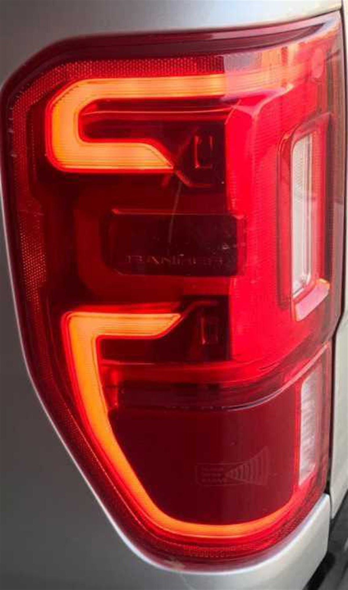 Ford Ranger Kırmızı Led Stop (2012-2020 T6 T7 T8)