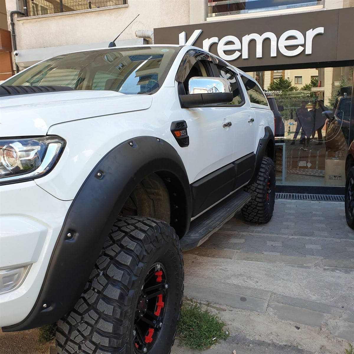 Ford Ranger Dodik Çamurluk Kaplama Seti Safari Civatasız