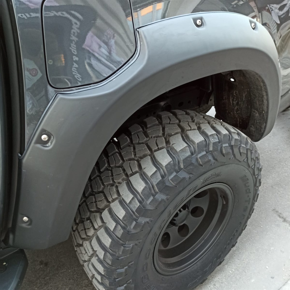 Mercedes X Class Dodik Çamurluk Kaplama Seti Safari Civatalı