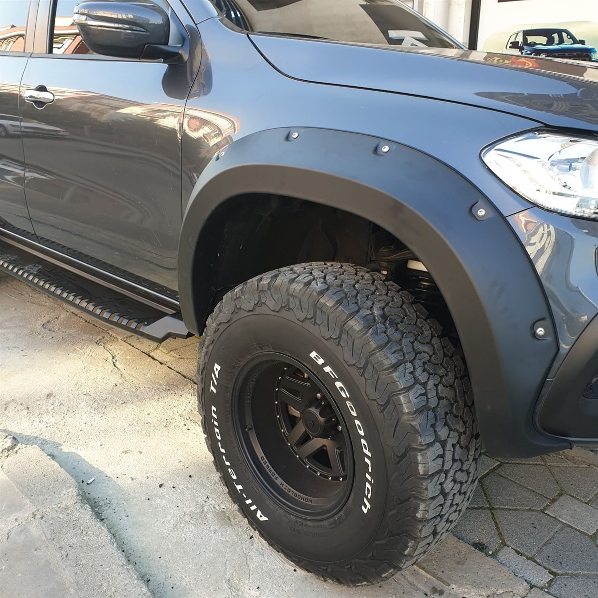 Mercedes X Class Dodik Çamurluk Kaplama Seti Safari Civatalı