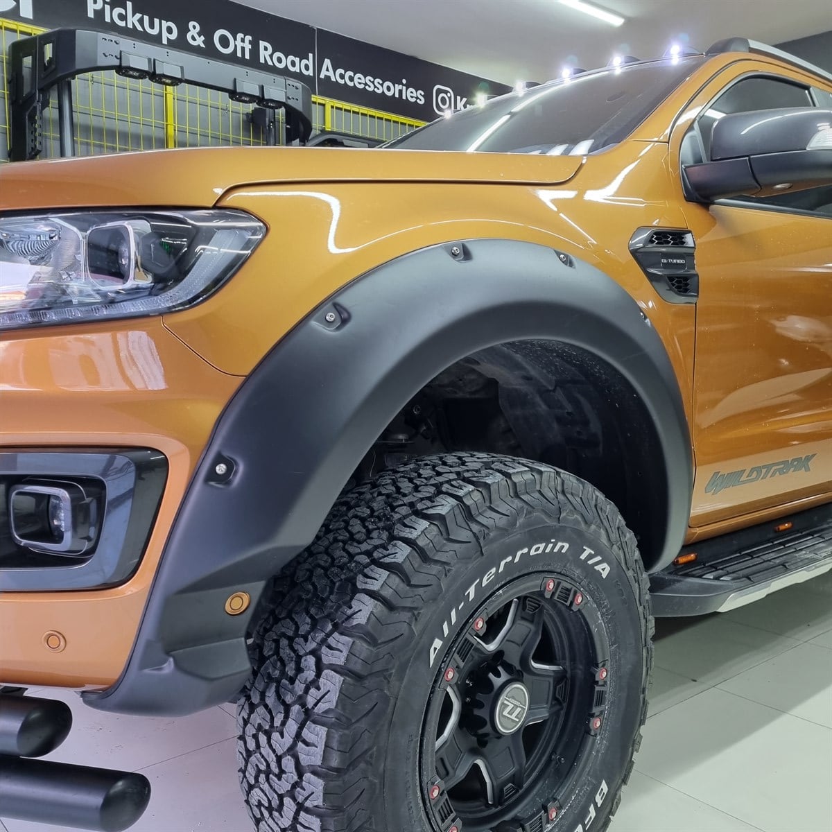 Mercedes X Class Dodik Çamurluk Kaplama Seti Vidalı V2