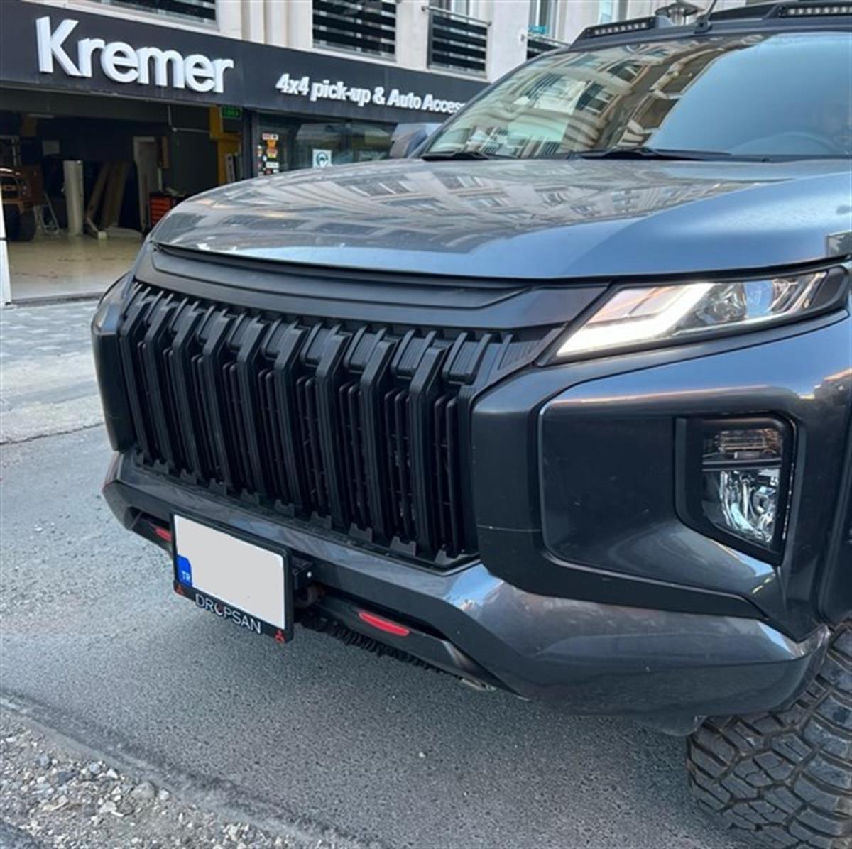 Mitsubishi L200 2019+ Siyah Panjur