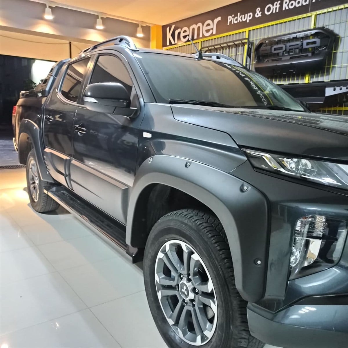 Mitsubishi L200 Dodik Çamurluk Kaplama Seti Safari Civatalı 2019+