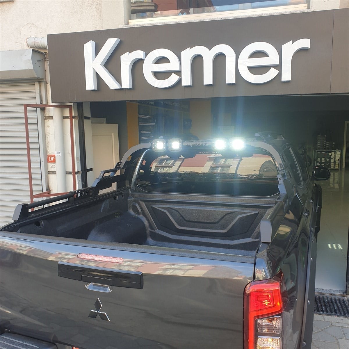Mitsubishi L200 Işıklı Rollbar (AQM-X10)