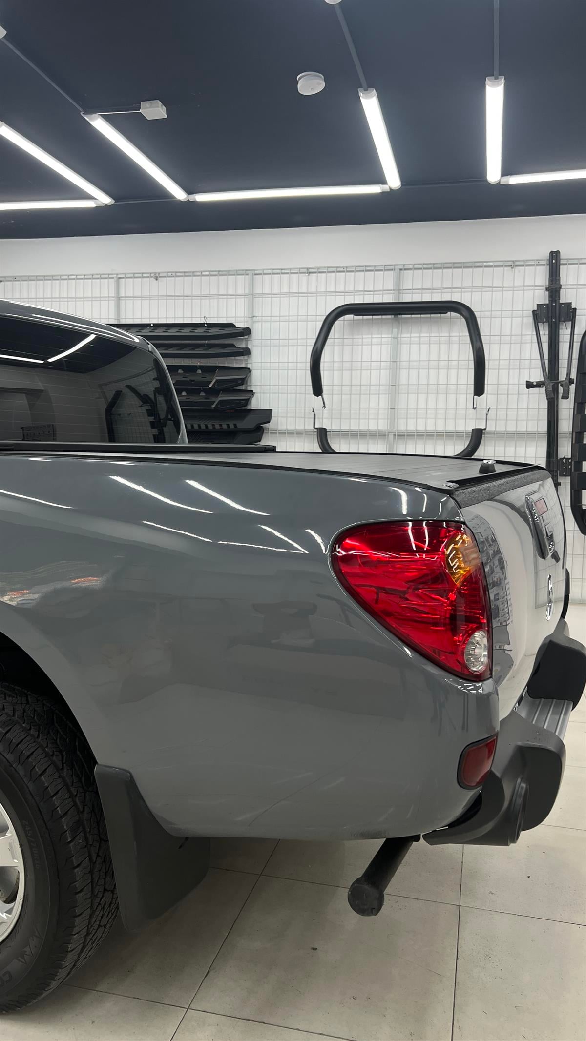 Mitsubishi L200 2007-2010  Sürgülü Bagaj Kapama