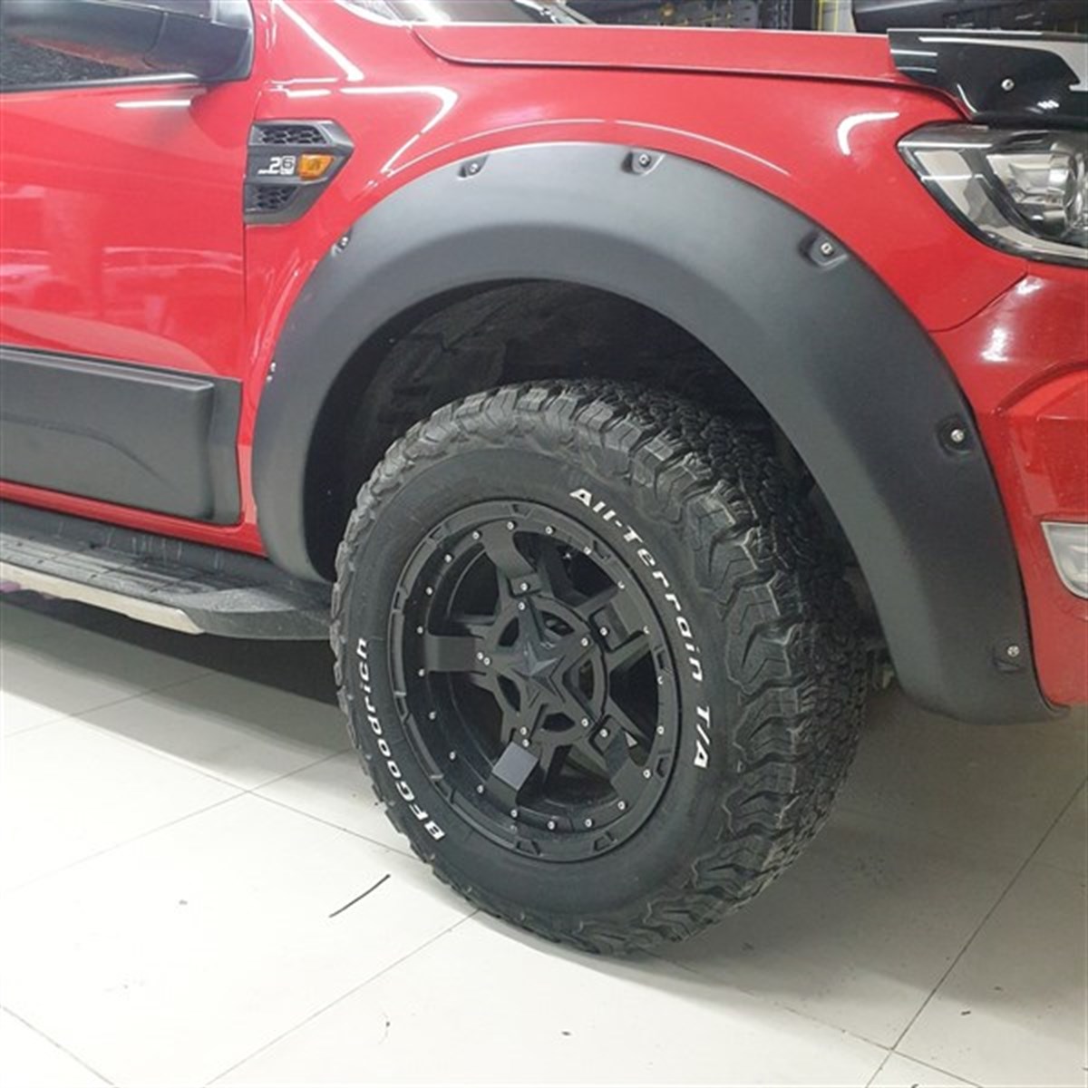 Mitsubishi L200 Triton Dodik Çamurluk Kaplama Seti Vidalı V2 - 2019+ 