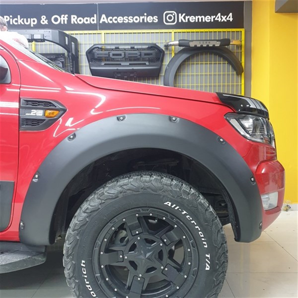 Mitsubishi L200 Triton Dodik Çamurluk Kaplama Seti Vidalı V2 - 2019+ 