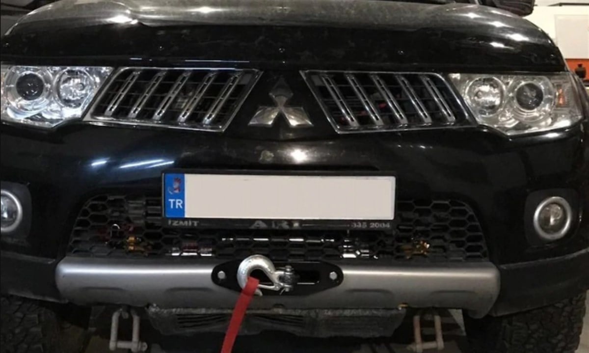 Mitsubishi L 200 Sentetik Halatlı Vinç 13000 lb