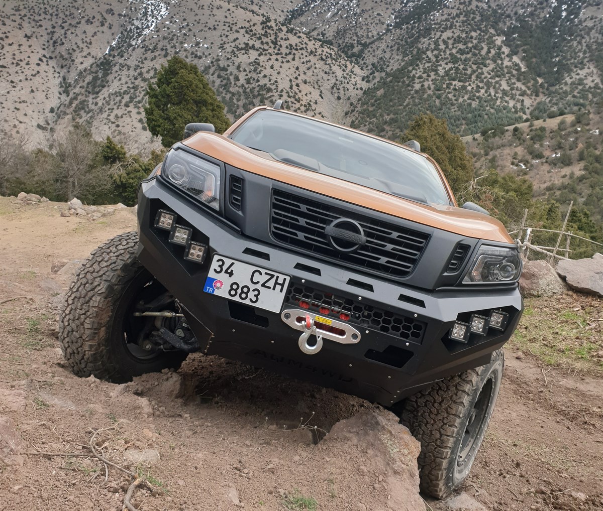 Nissan Navara Araç Yükseltme 10 cm