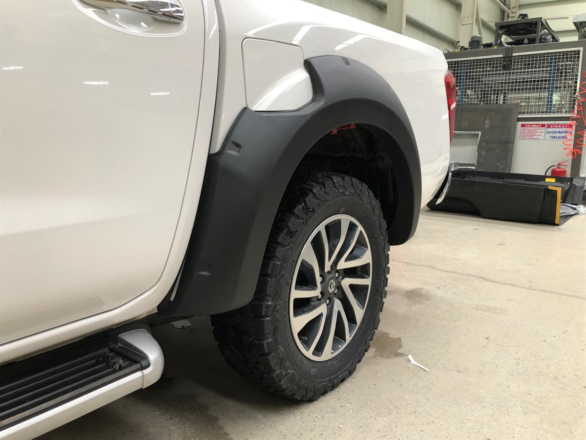 Nissan Navara Dodik Çamurluk Kaplama Seti Safari Civatasız