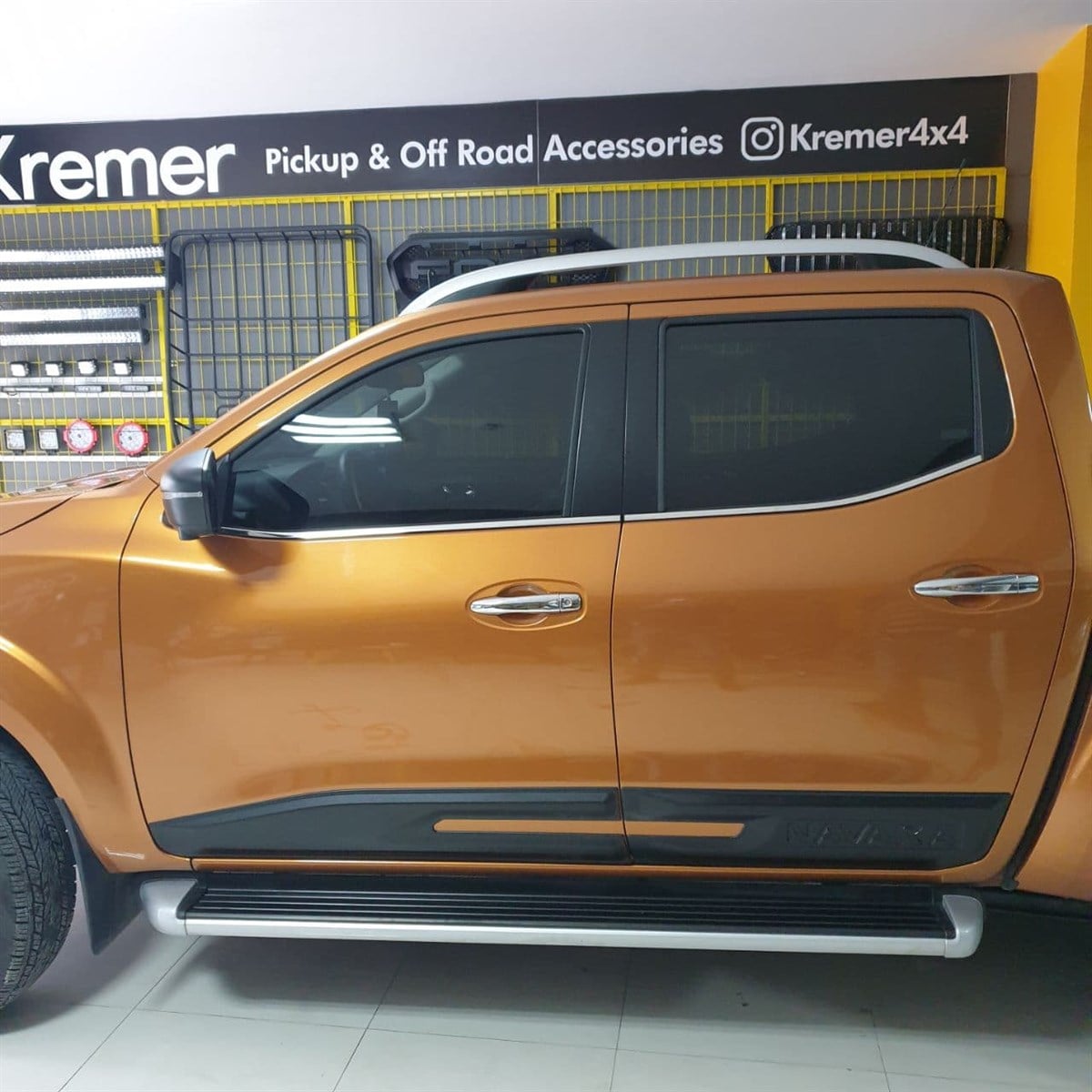 Nissan Navara  Kapı Kaplama Kapı Koruma Seti İthal. ABS Plastik