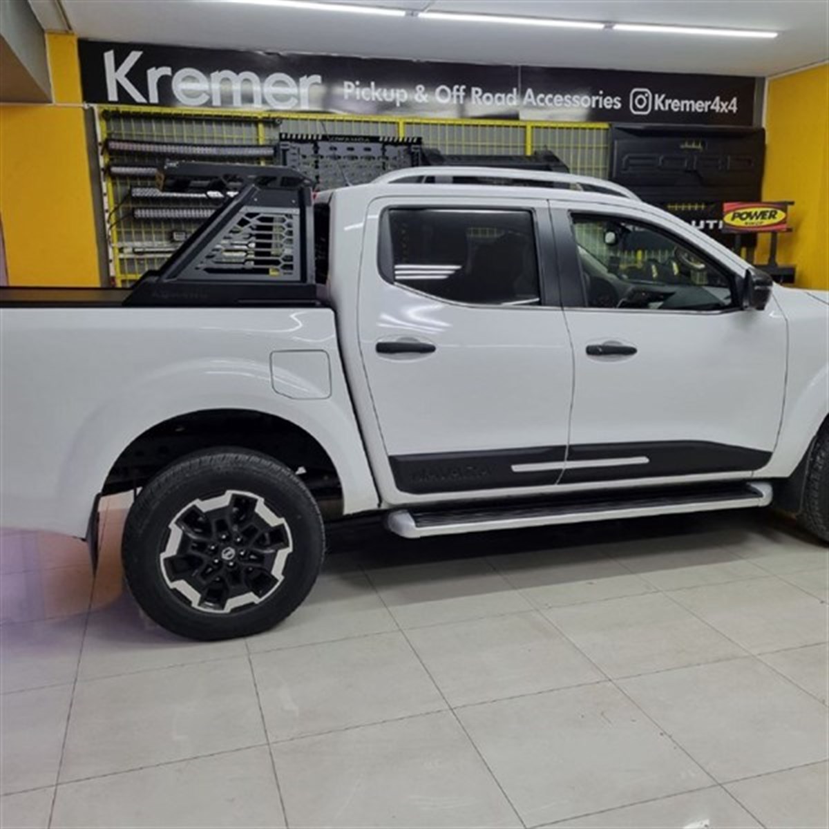 Nissan Navara  Kapı Kaplama Kapı Koruma Seti İthal. ABS Plastik