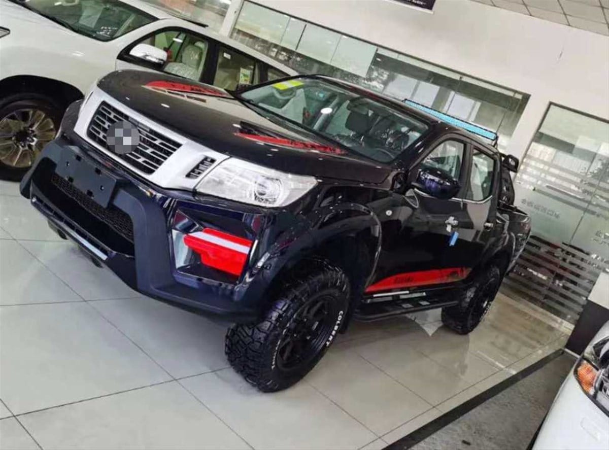 Nissan Navara NP300 2015+Custom Ön Tampon & Panjur