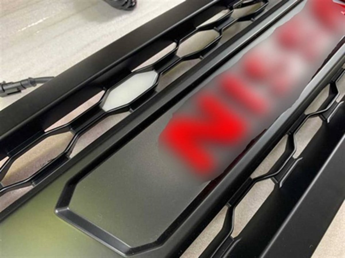 Nissan Navara NP300 Ledli Panjur Siyah 2015- 2020 (Dizayn B)