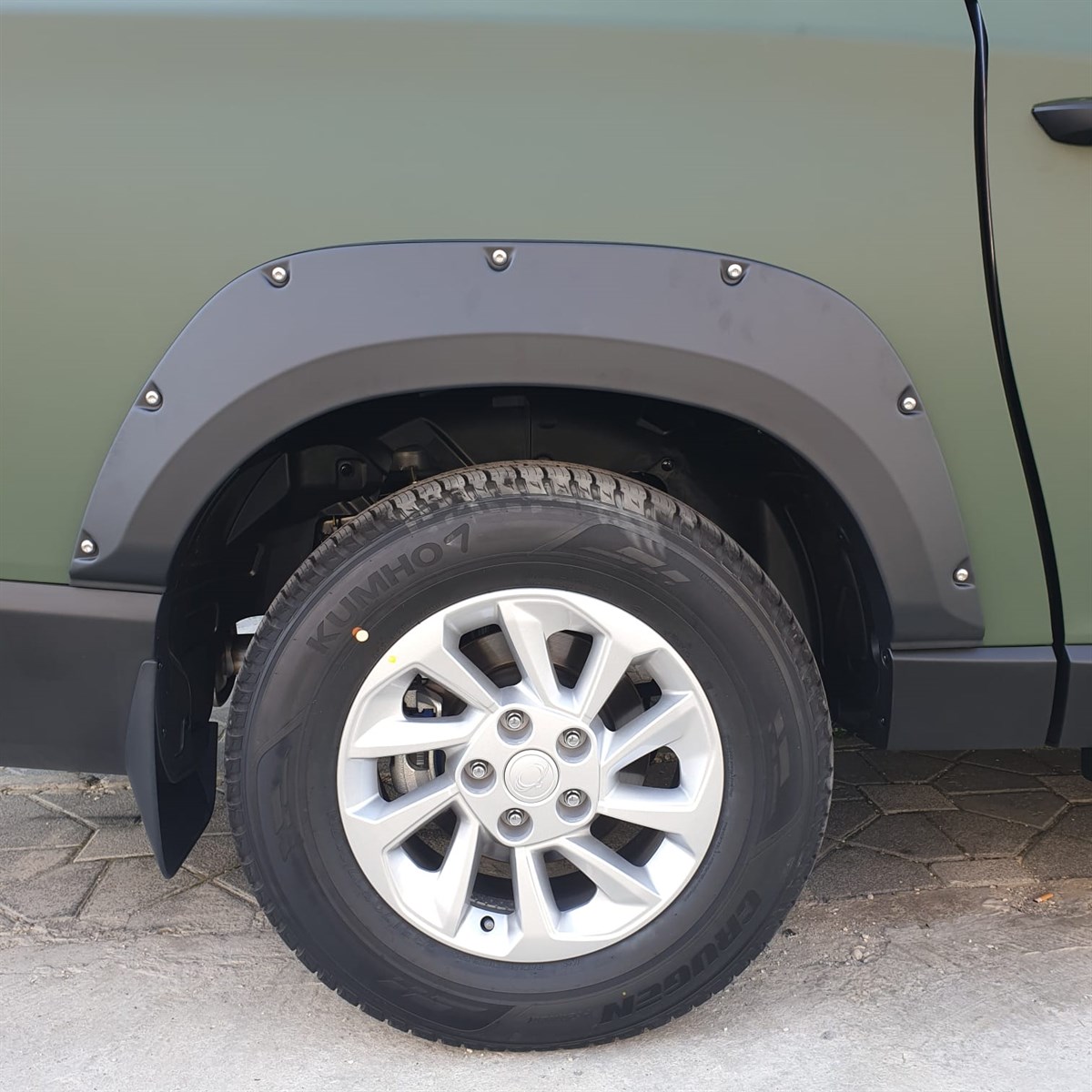 SsangYong Musso Grand Dodik Çamurluk Kaplama Seti Safari Civatalı 
