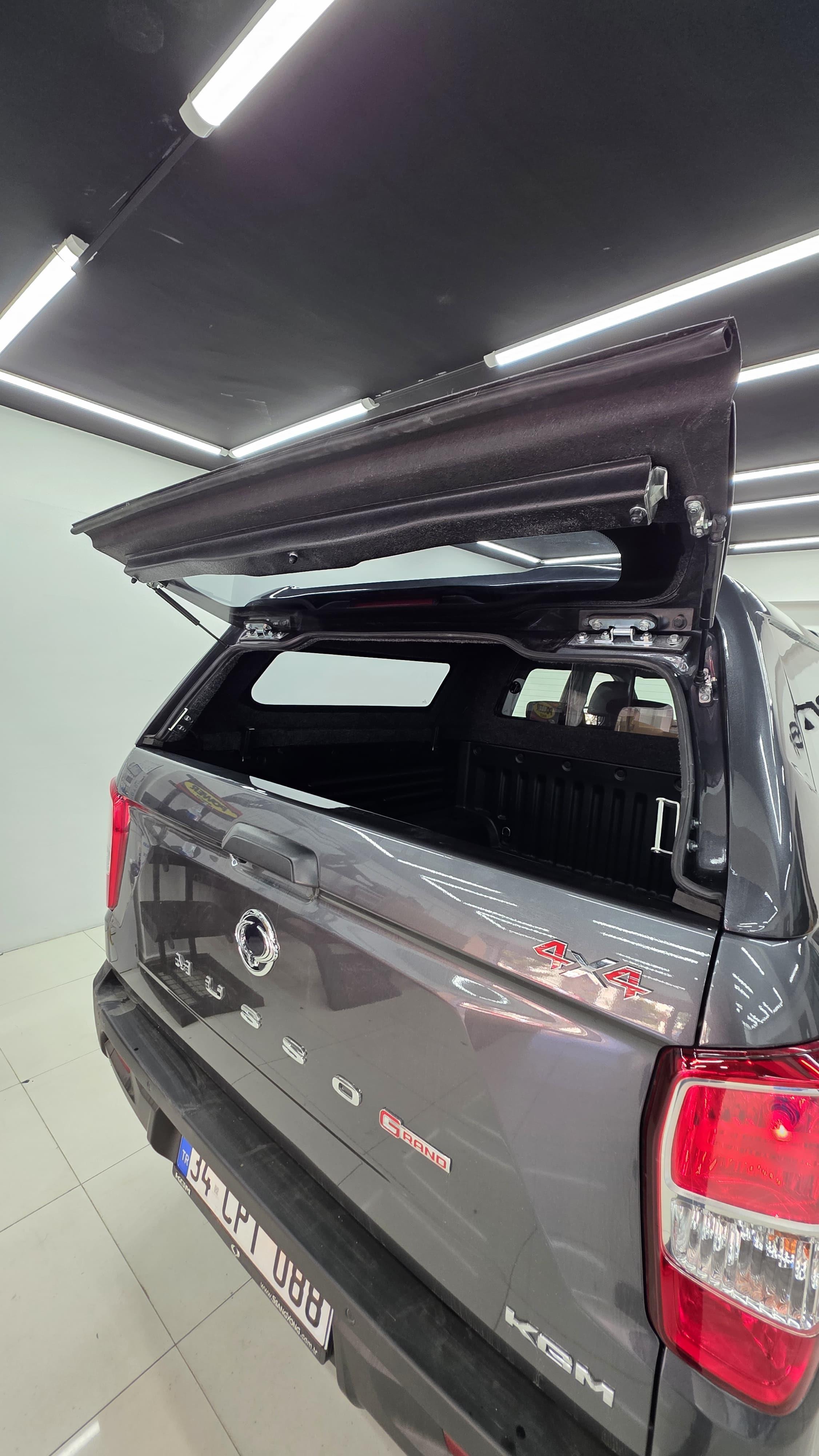 SsangYong Musso Grand Camlı Kabin