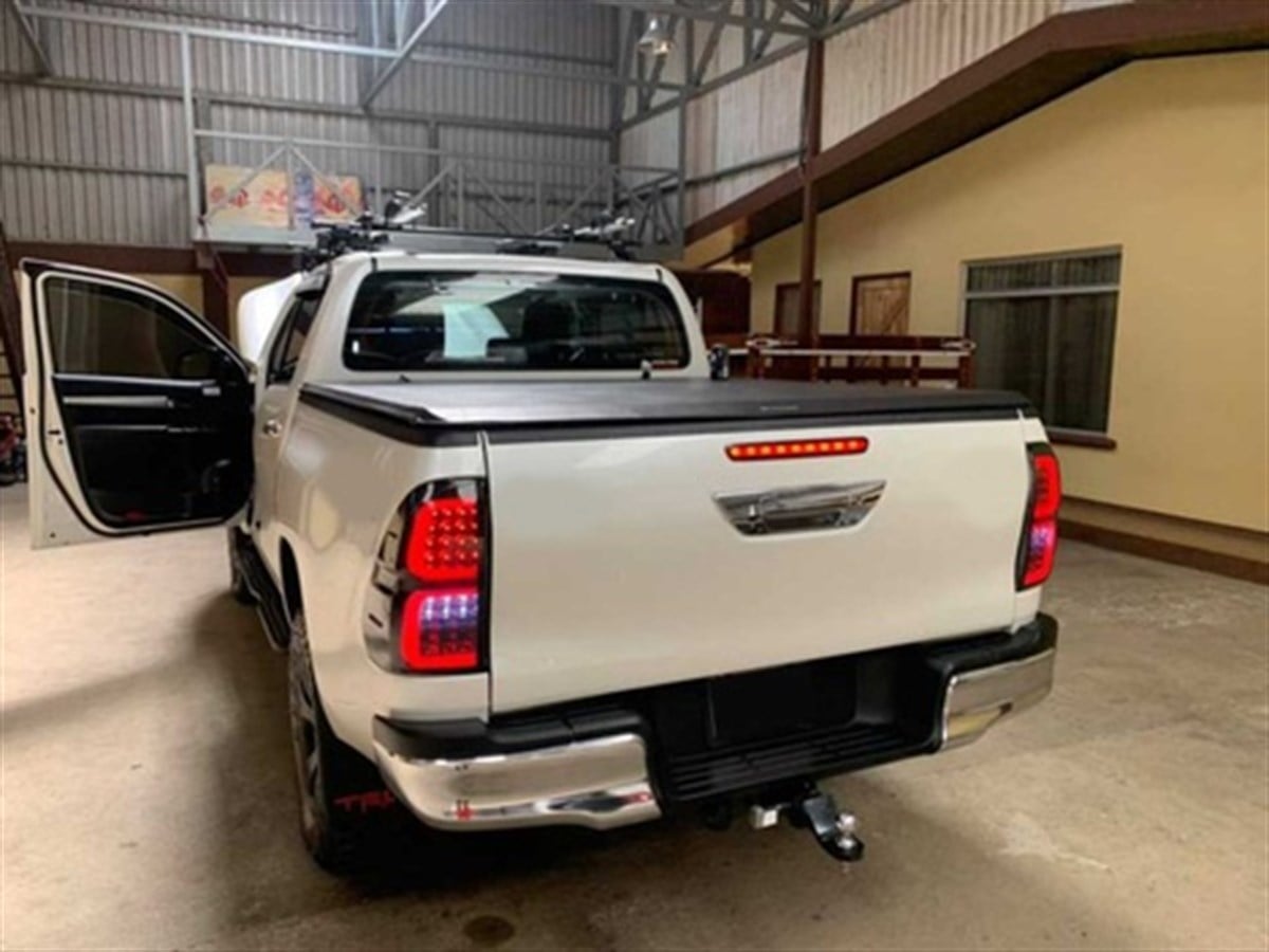 Toyota Hilux Revo 2016+ Led Stop Smoke 