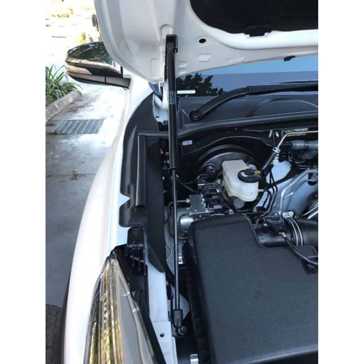 Isuzu D Max 2019 Kaput Amörtisörü