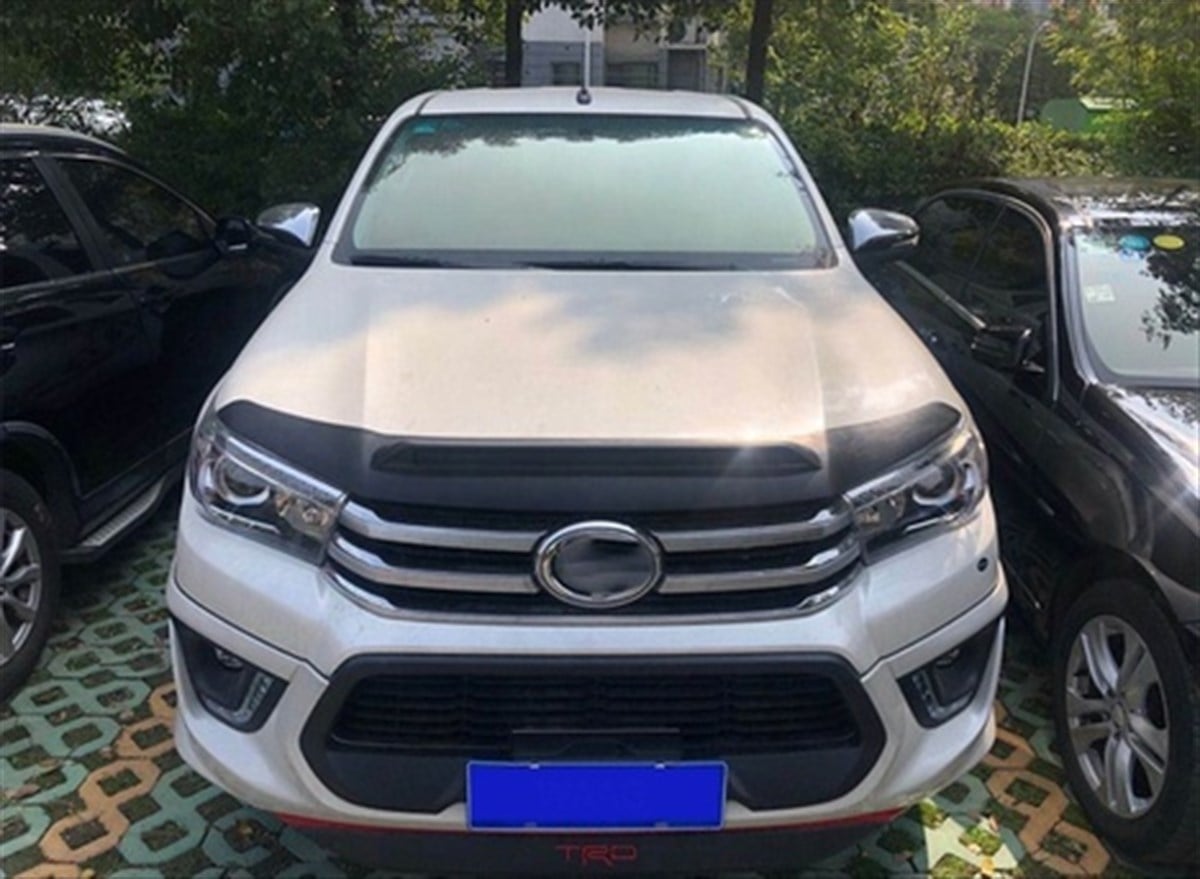 Toyota Hilux Revo 2016 + Kaput Rüzgarlığı Dizayn B