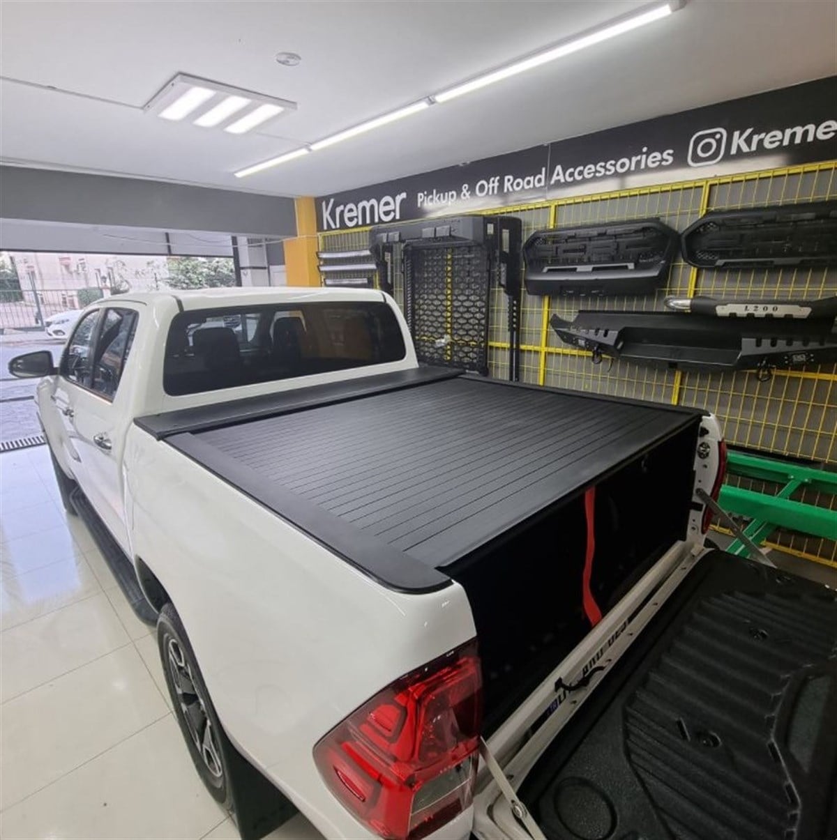 Toyota Hilux Sürgülü Bagaj Kapama
