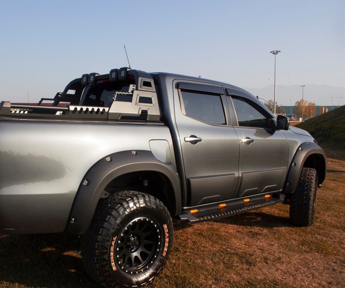 Toyota Hilux Yan Basamak Kaya Kaydırıcı (AQM-S30)