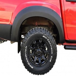 Isuzu D Max Dodik Çamurluk Kaplama Seti Safari Civatasız
