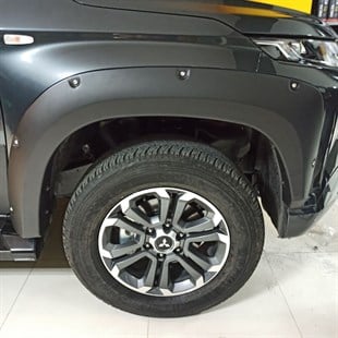 Mitsubishi L200 Dodik Çamurluk Kaplama Seti Safari Civatalı 2019+