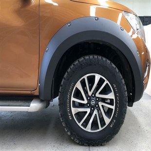 Nissan Navara Dodik Çamurluk Kaplama Seti Safari Civatalı 
