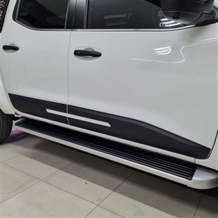 Nissan Navara  Kapı Kaplama Kapı Koruma Seti İthal. ABS Plastik