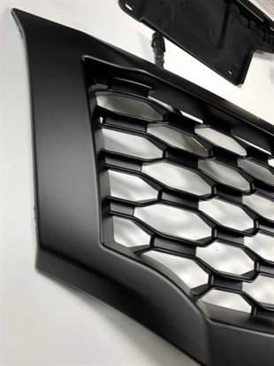 Nissan Navara NP300 Ledli Petek Panjur Siyah (2015-2020 Arası)