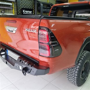Toyota Hilux Arka Demir Tampon (AQM-S20)
