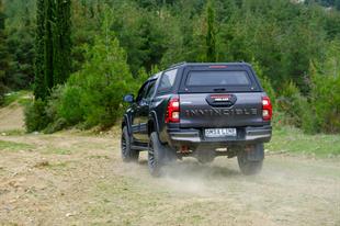 Toyota Hilux Camlı Kabin Paslanmaz Çelik