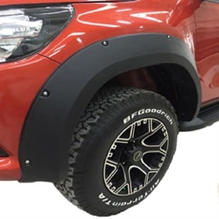 Toyota Hilux Dodik Çamurluk Kaplama Seti Safari Civatalı
