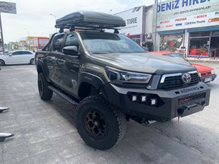 Toyota Hilux Ön Demir Tampon  (AQM-M50)