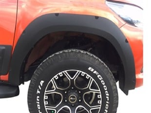 Toyota Hilux Dodik Çamurluk Kaplama Seti Safari Civatasız