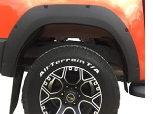 Toyota Hilux Dodik Çamurluk Kaplama Seti Safari Civatasız