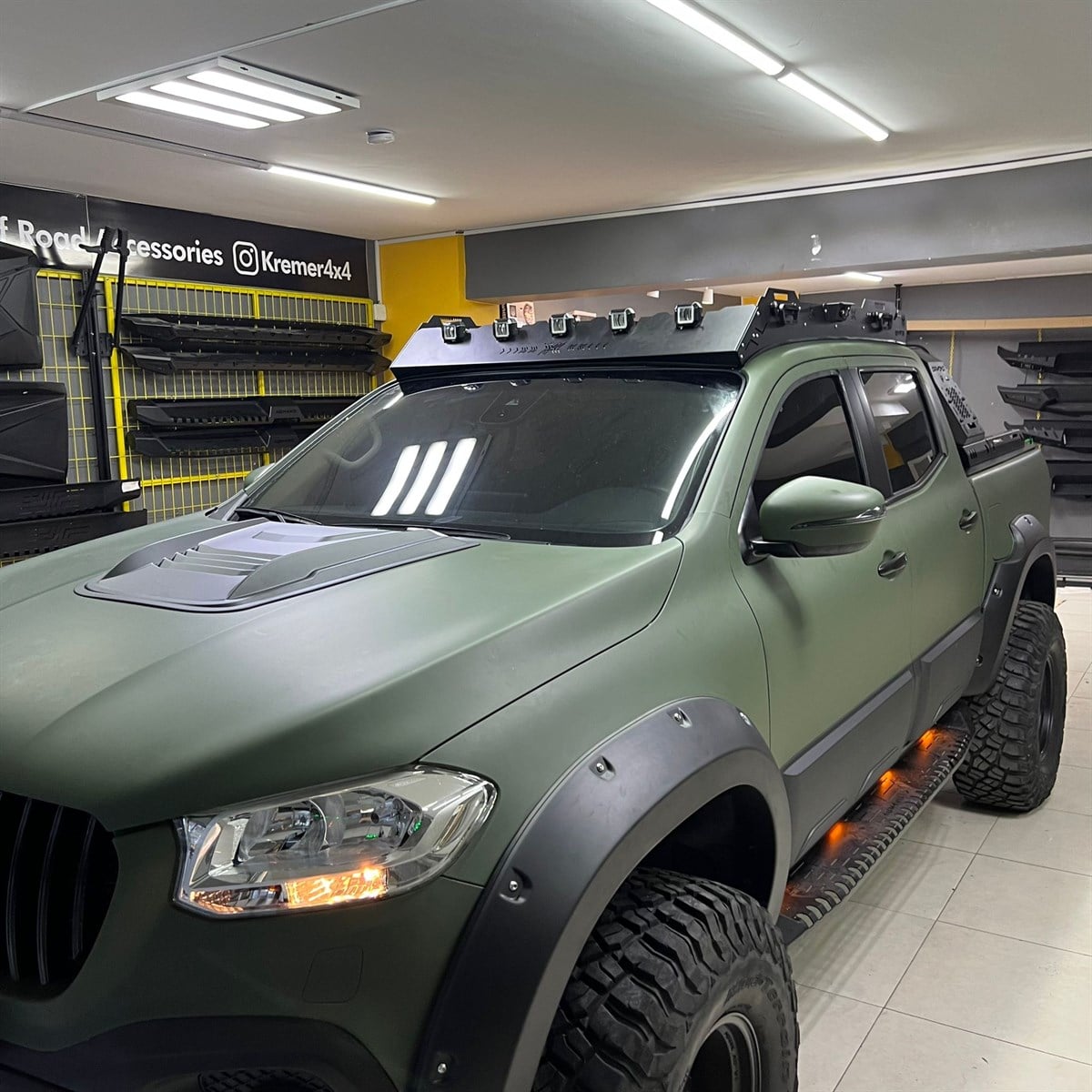 Mercedes X Class Ledli Araca Özel Tasarım Tavan Sepeti