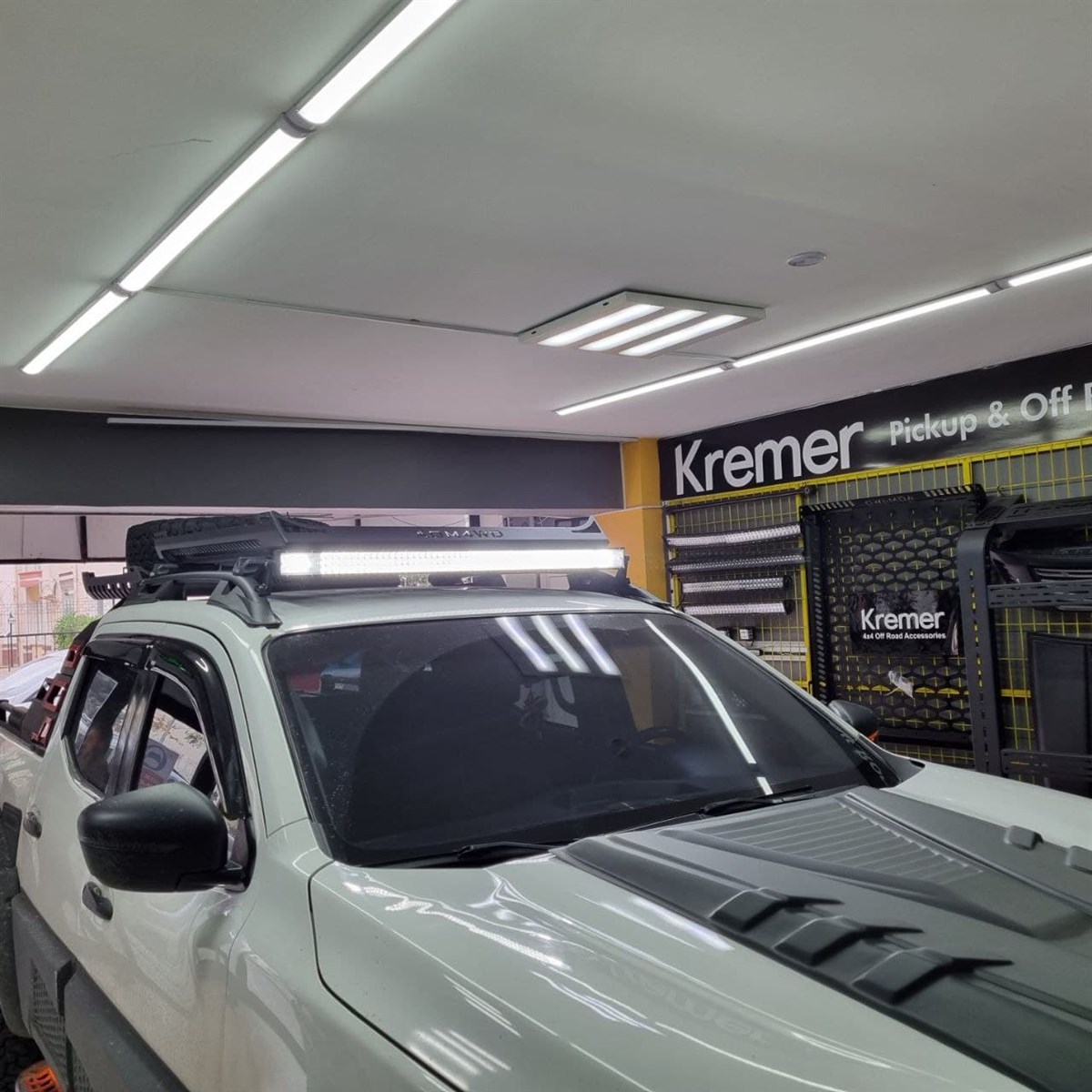 Nissan Navara 2015+ Tavan Üstü 5 modlu LED.