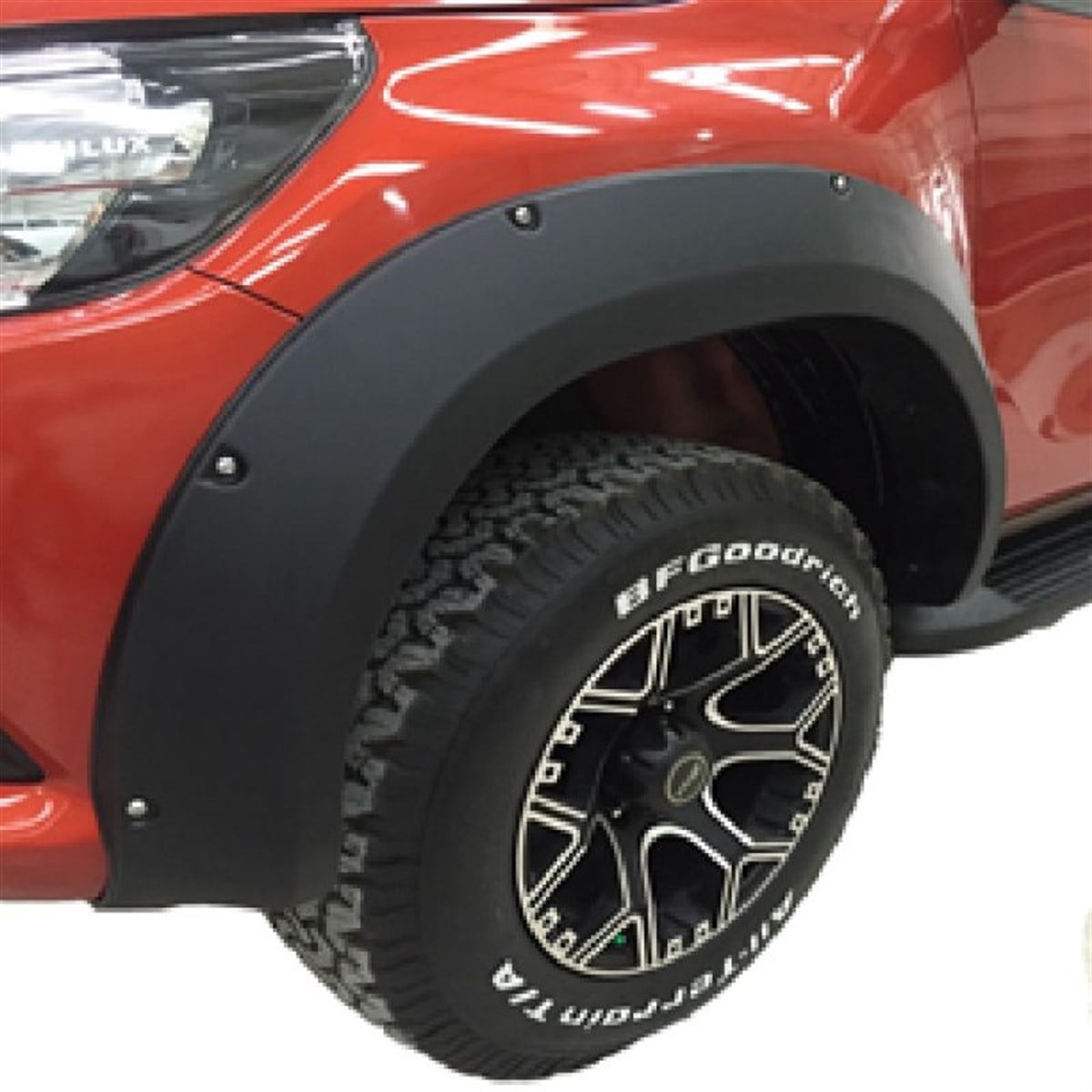 Toyota Hilux Dodik Çamurluk Kaplama Seti Civatalı Abs Plastik
