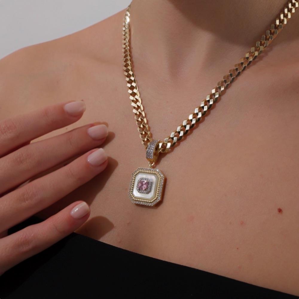 Mineli Tektaş Charm