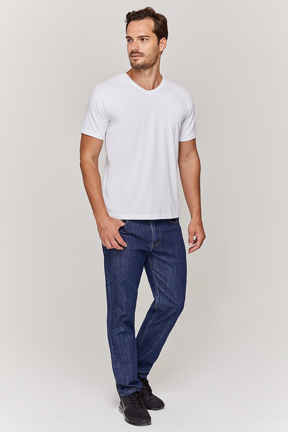 V yaka Unisex Beyaz T-Shirt