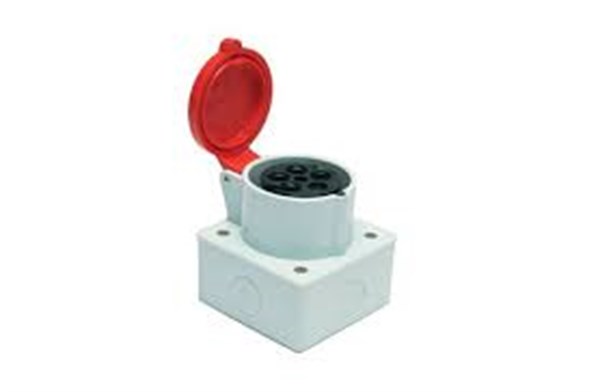 Kauçuk 380-415V Trifaze Duvar Prizi Dik Kasalı